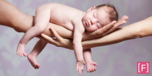 Como Fazer o Bebê Dormir a Noite Toda - Segurado por Mãos